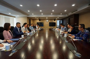 加拿大中华青年企业家协会一行赴浙江九洲国际交流研讨